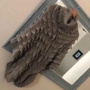 Beautiful turtleneck ruffled poncho, SZ OSFM